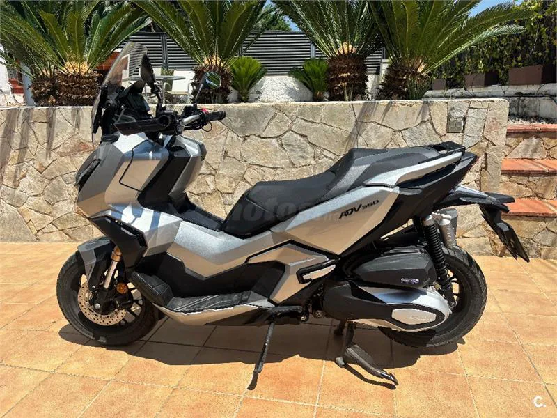 Honda ADV 350 – Vista 2