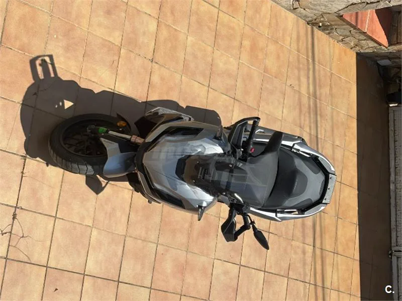 Honda ADV 350 – Vista 10
