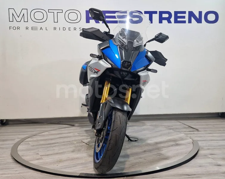 Suzuki GSX-S – Vista 4