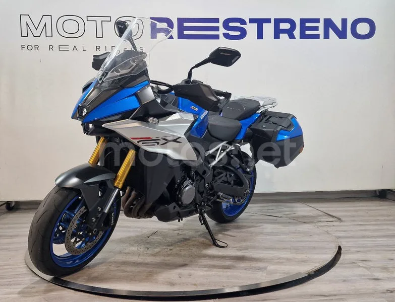 Suzuki GSX-S – Vista 5