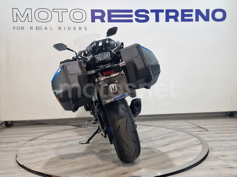 Suzuki GSX-S – Vista 9