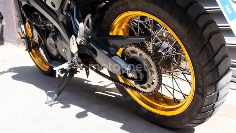 Yamaha XSR 125 – Vista 16