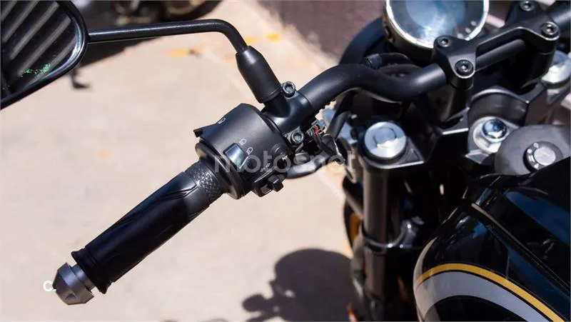 Yamaha XSR 125 – Vista 19