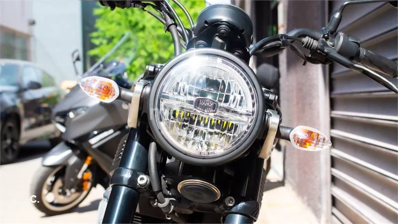 Yamaha XSR 125 – Vista 10
