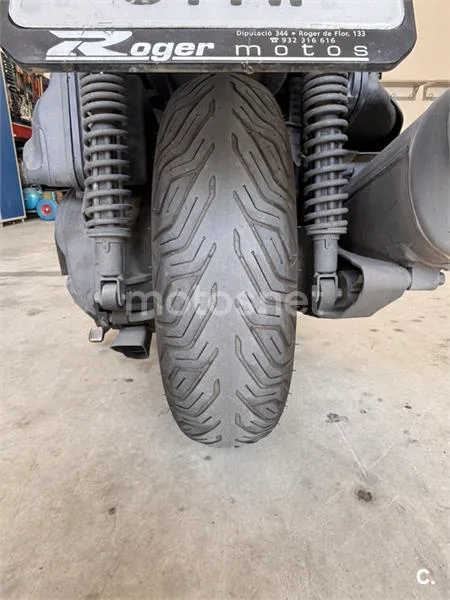 Yamaha XMAX 400 – Vista 2