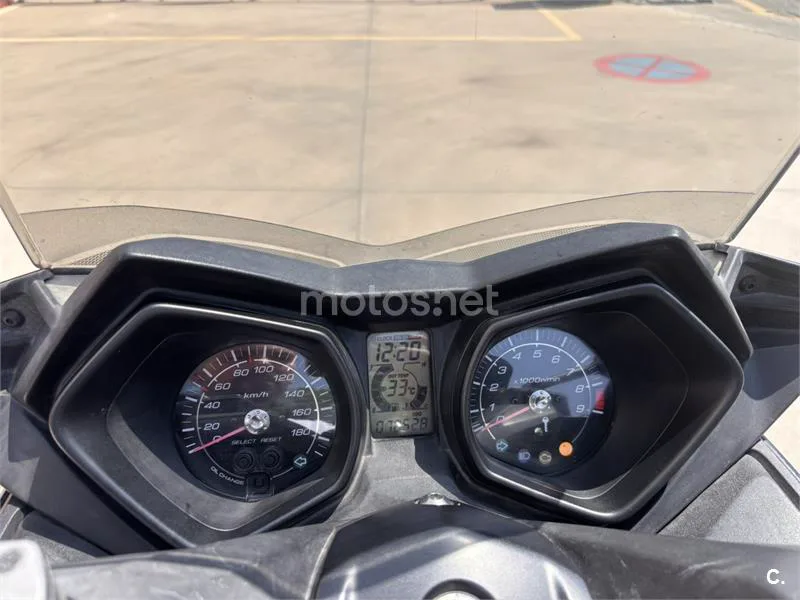 Yamaha XMAX 400 – Vista 9