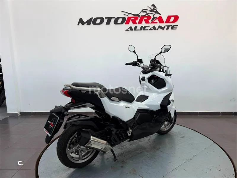 SYM ADX 125 – Vista 3