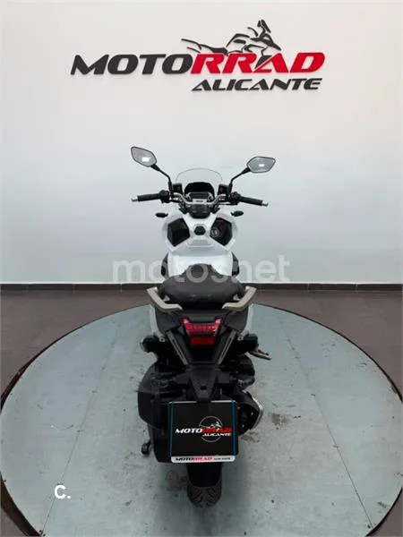 SYM ADX 125 – Vista 4