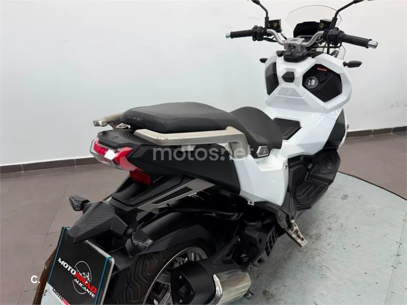 SYM ADX 125 – Vista 8