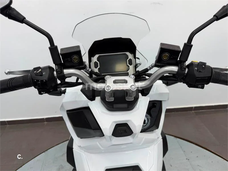 SYM ADX 125 – Vista 9