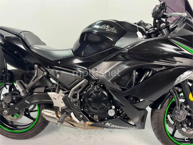 Kawasaki Ninja 650 – Vista 15