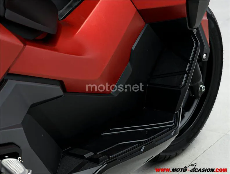Honda ADV 350 – Vista 5