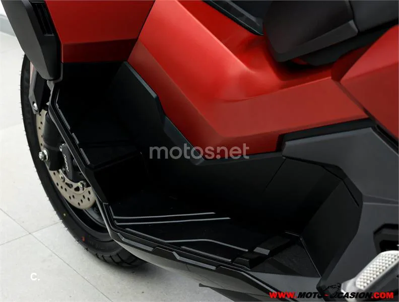 Honda ADV 350 – Vista 10