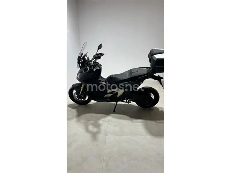 Honda X-ADV – Vista 6