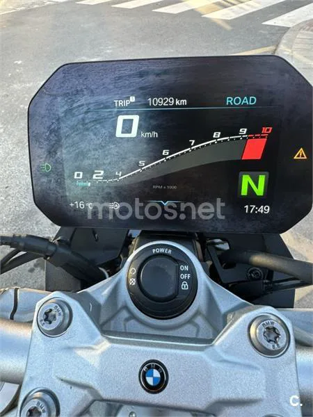 BMW F 900 R – Vista 2