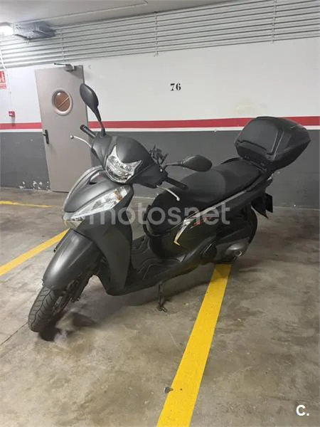 Honda SH 300i – Vista 3