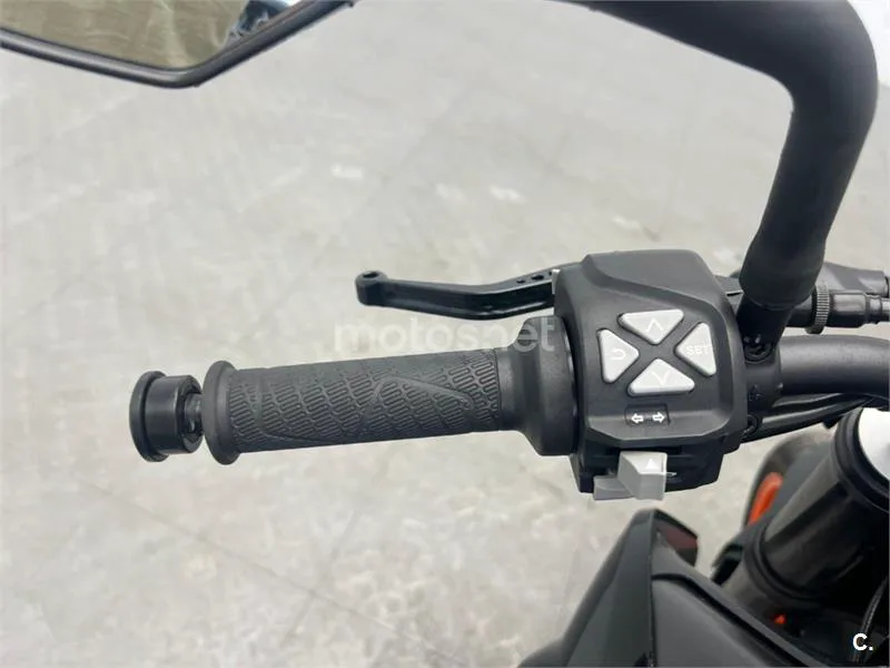 KTM 790 – Vista 12