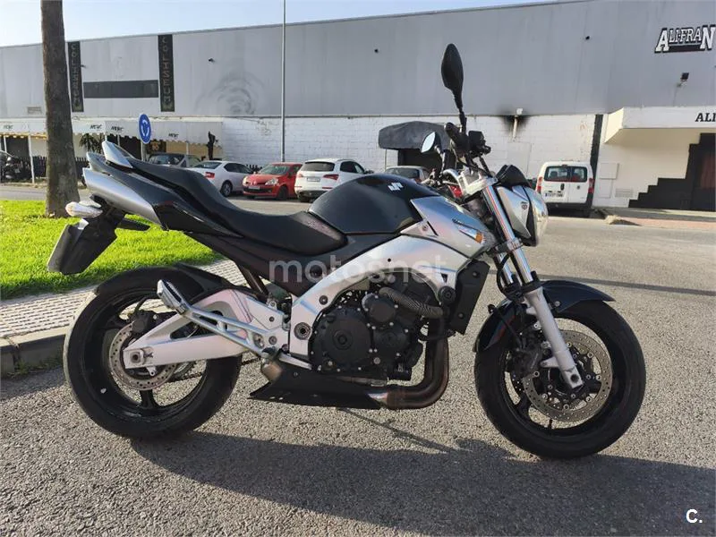 Suzuki GSR 600 – Vista 3