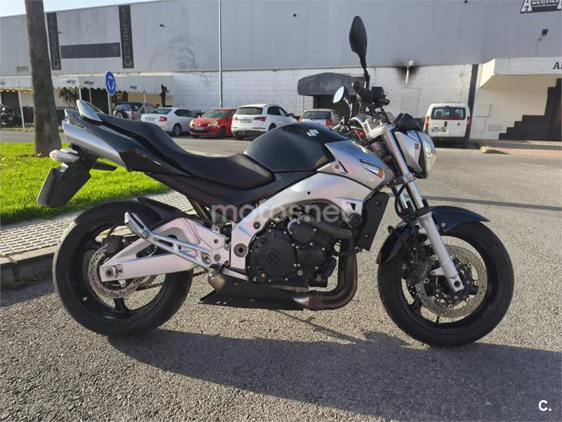 Suzuki GSR 600 – Vista 4
