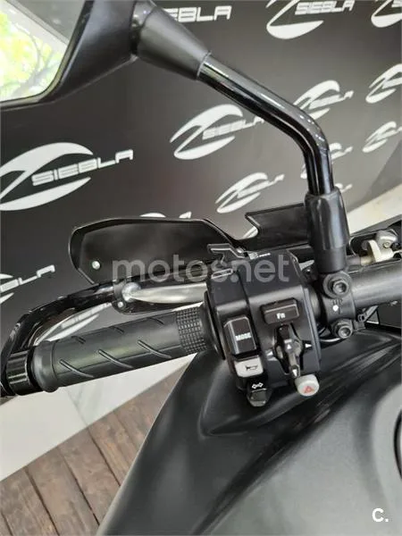 Honda XL 750 Transalp – Vista 8