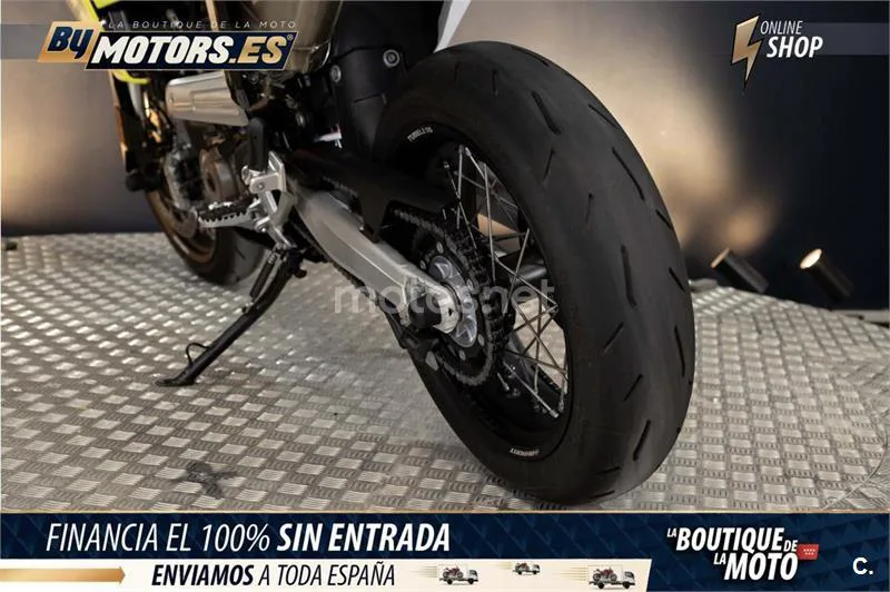 Husqvarna 701 Supermoto – Vista 23