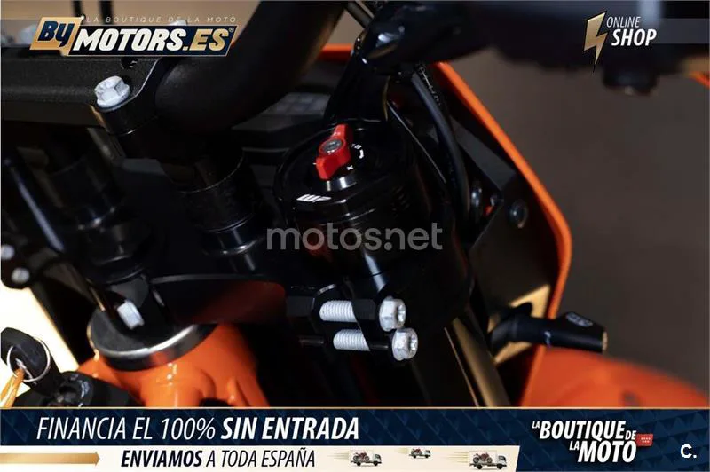 KTM 690 SMC R – Vista 23