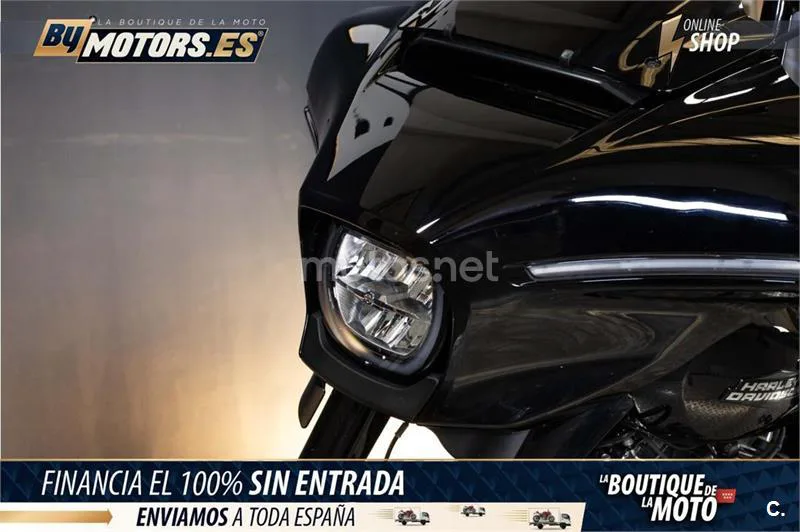 Harley-Davidson Street Glide – Vista 18