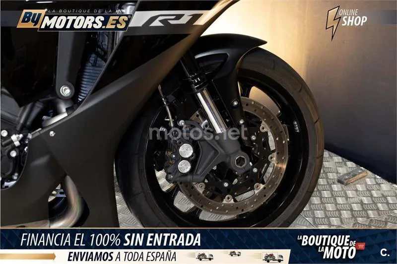 Yamaha R1 – Vista 12