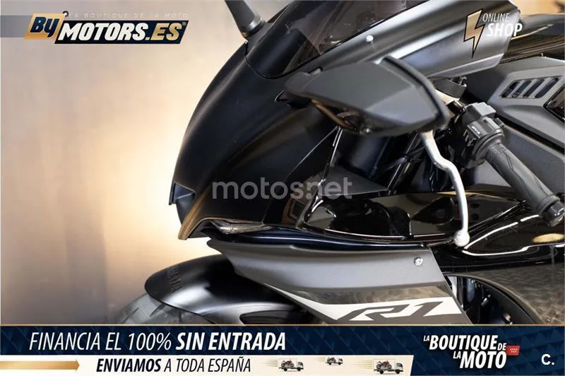Yamaha R1 – Vista 18
