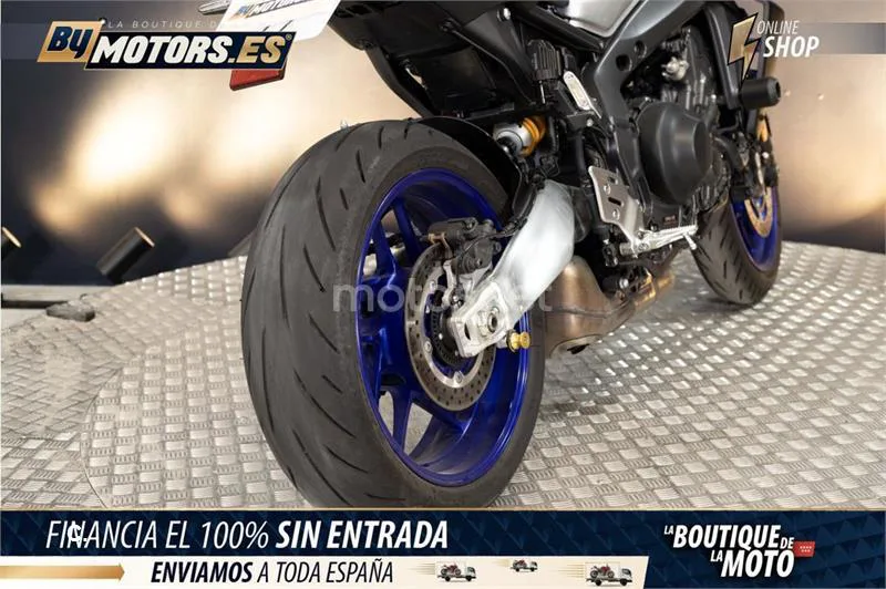 Yamaha MT-09 – Vista 23