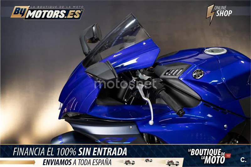 Yamaha R1 – Vista 12