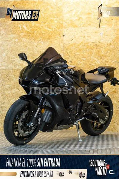 Yamaha R1 – Vista 30