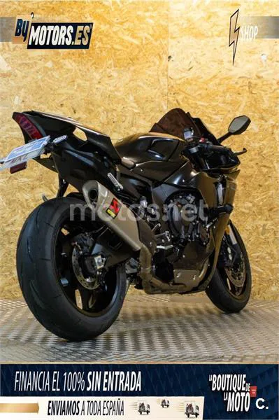 Yamaha R1 – Vista 31