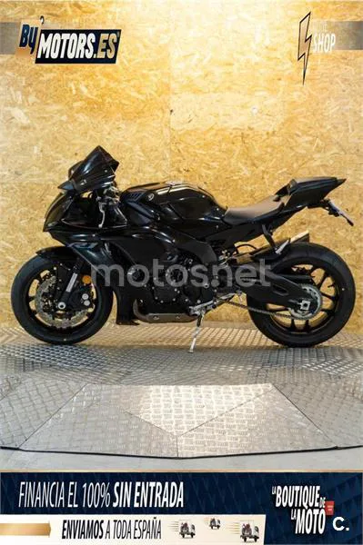 Yamaha R1 – Vista 35