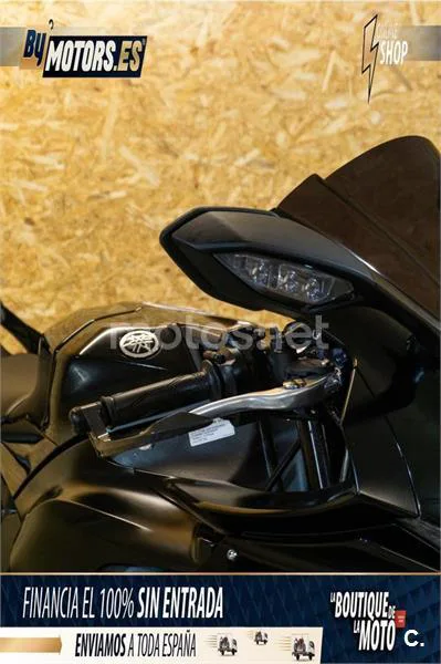 Yamaha R1 – Vista 39