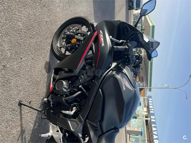 Honda CBR 650 R – Vista 7