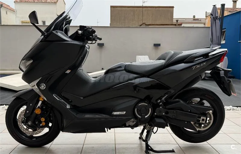 Yamaha TMAX – Vista 2