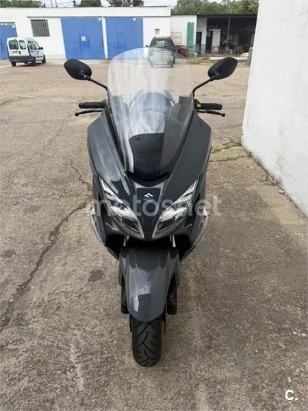 Suzuki Burgman 400 – Vista 4