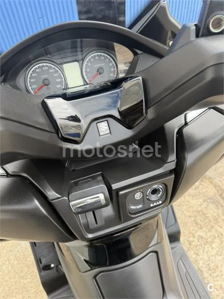 Suzuki Burgman 400 – Vista 5