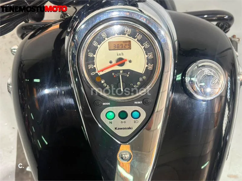 Kawasaki VN 900 Classic – Vista 8