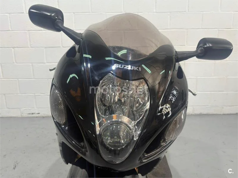 Suzuki Hayabusa – Vista 14