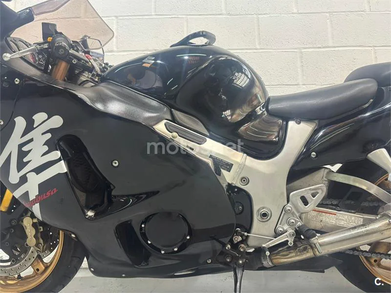 Suzuki Hayabusa – Vista 17