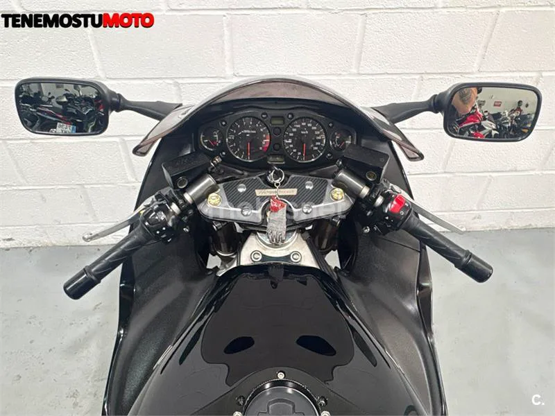Suzuki Hayabusa – Vista 8