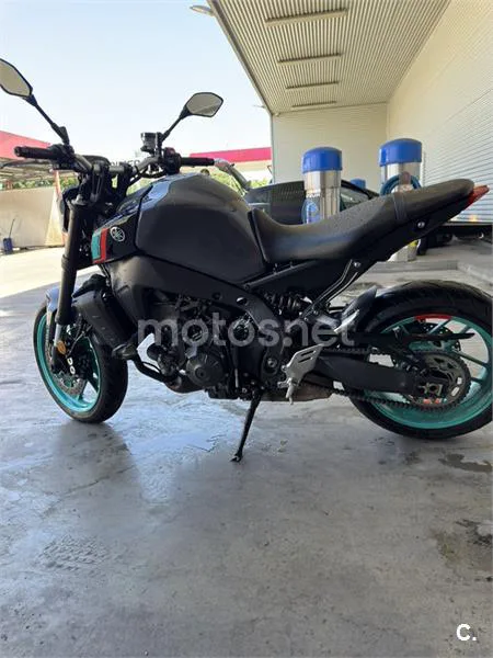 Yamaha MT-09 – Vista 7