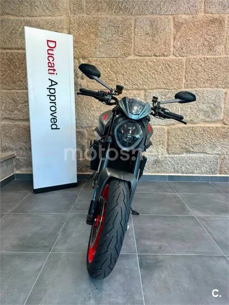 Ducati Monster – Vista 4