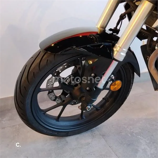 Honda CB 125 R – Vista 13