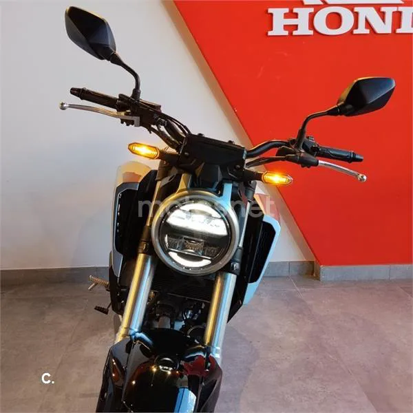 Honda CB 125 R – Vista 4