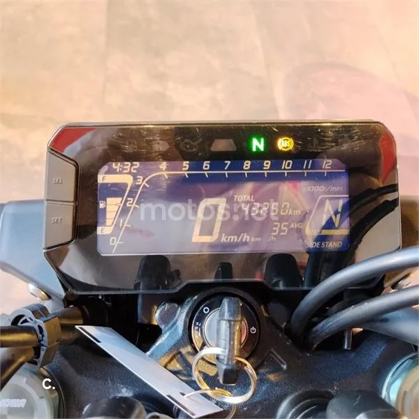 Honda CB 125 R – Vista 5