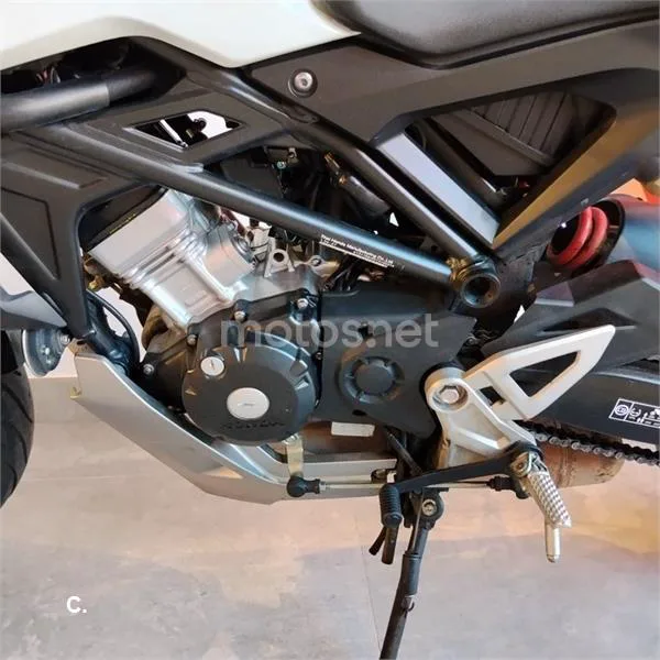 Honda CB 125 R – Vista 10