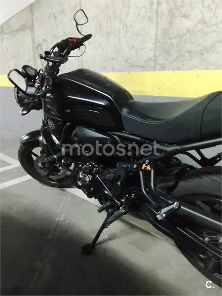 Yamaha XSR 700 – Vista 11